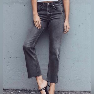 🎉Host Pick🎉!!! Zara button fly frayed hem straight jeans. Black wash. Size 26.